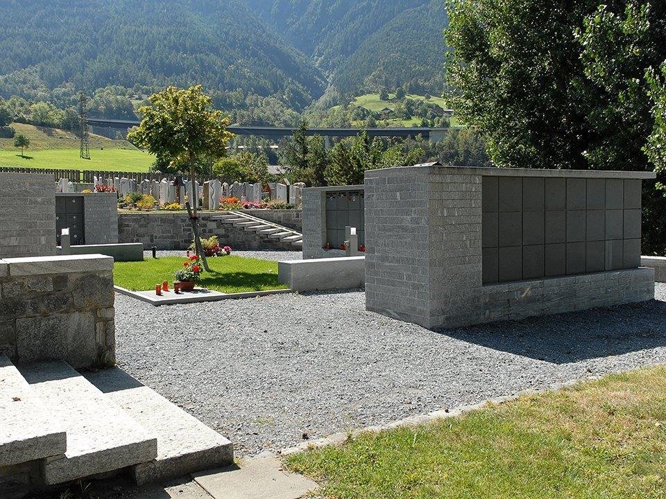  urnengräber brig